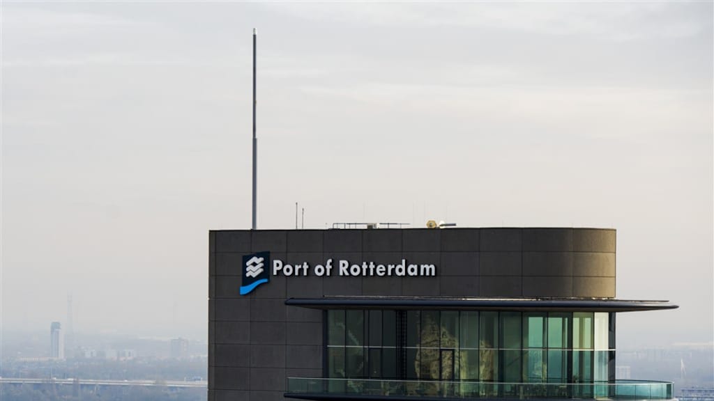 Leidinggevende steelt half miljoen van Havenbedrijf Rotterdam