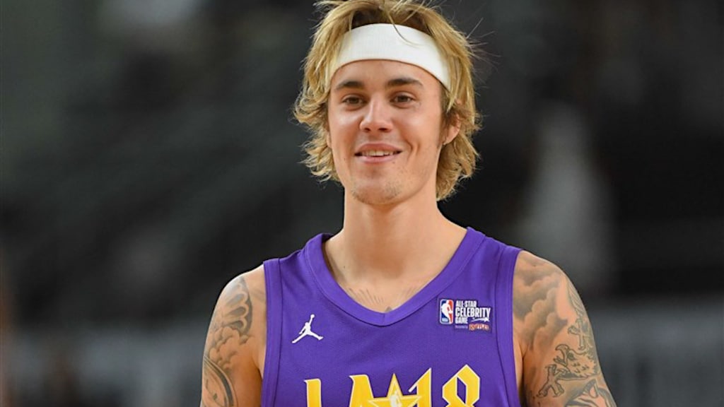 Justin Bieber maakt critici met de grond gelijk