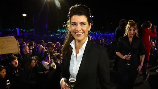 Merel verklaart wat er precies gebeurde bij de stokjes-proef