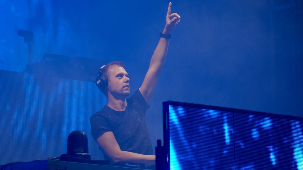 Armin van Buuren kleurt roze voor Pinkpop