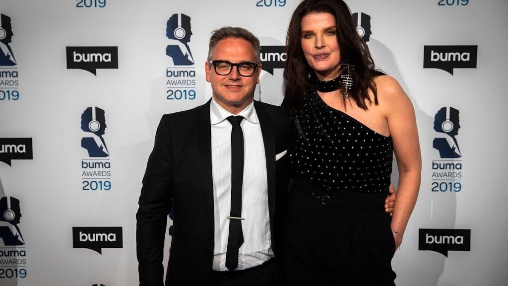 Guus Meeuwis kwaad op René van der Gijp