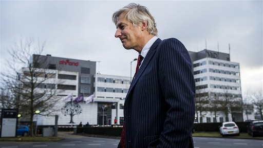 Zwaargewichten gaan surseance Sissy-Boy begeleiden