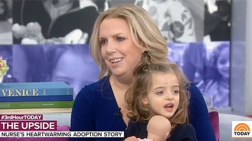 Verpleegkundige adopteert baby die tijdens vijf maanden in ziekenhuis nooit bezoek kreeg