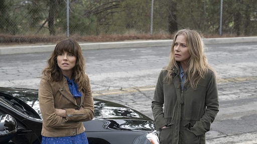 Netflix komt met nieuwe duistere comedyserie Dead to Me