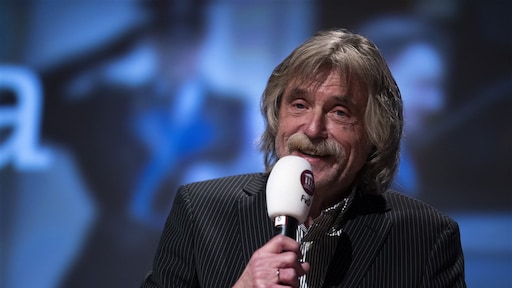 Johan Derksen onder het mes na val