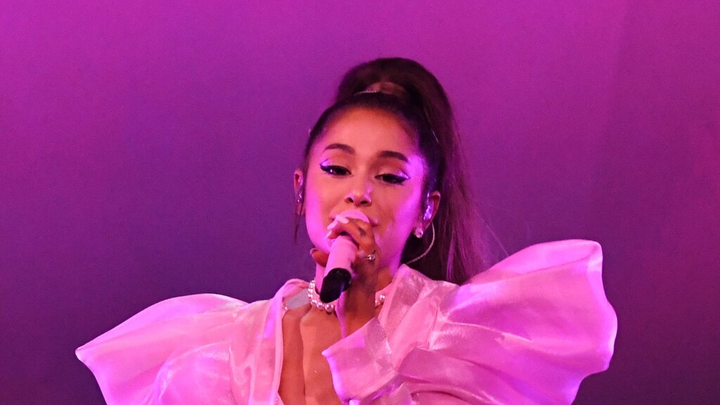 Ariana Grande geeft fans preek over mentale gezondheid