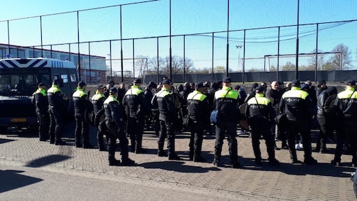 Politie heeft handen vol aan supporters Juventus: ruim honderd aanhoudingen