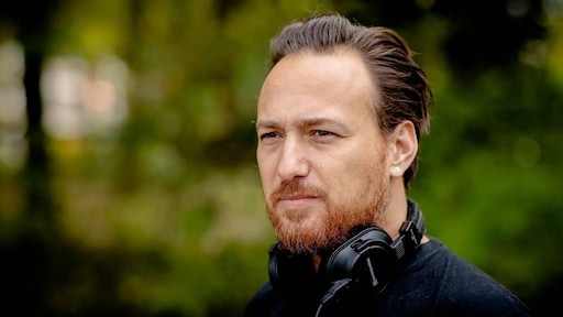 Baantjer-regisseur Arne Toonen in dubio over volgende tattoo