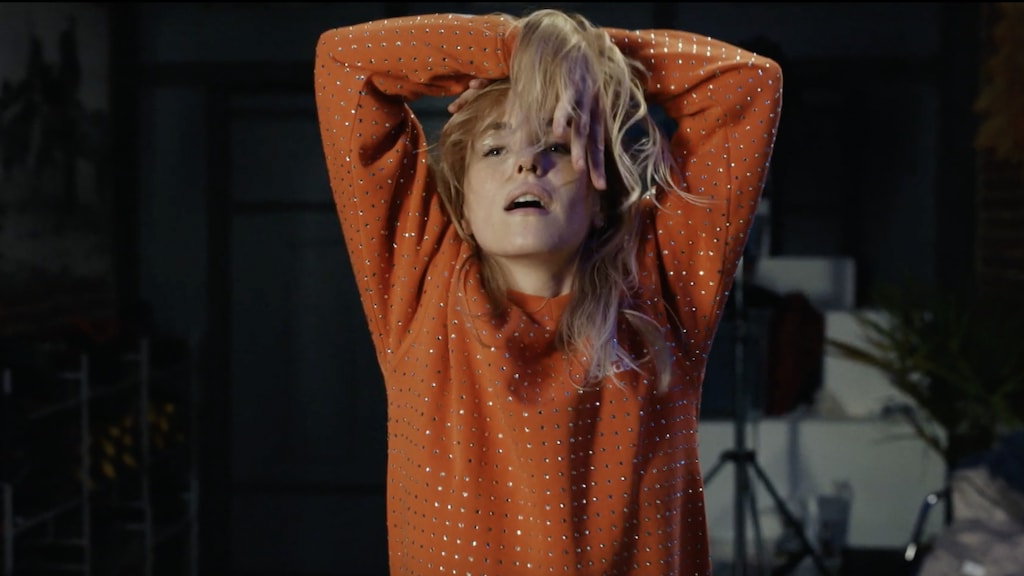 Josje slaat terug naar haters in nieuwe clip