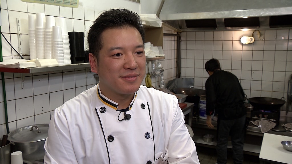 Billy Tse is eigenaar van een Chinees restaurant.