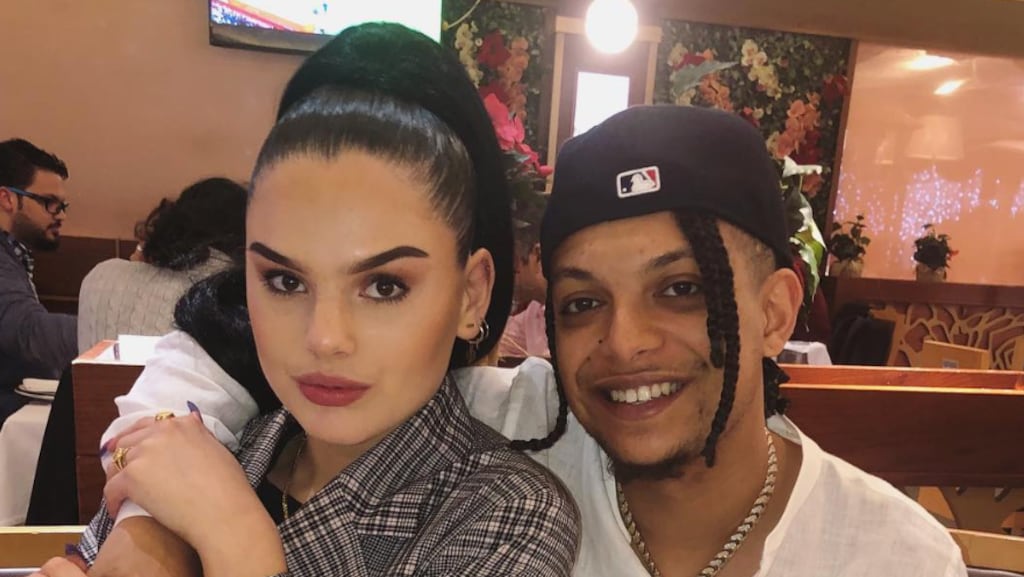 Famke Louise bevestigt relatiebreuk met Ronnie Flex