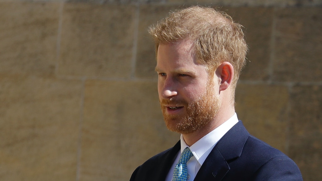 Prins Harry zonder Meghan aanwezig bij paasdienst