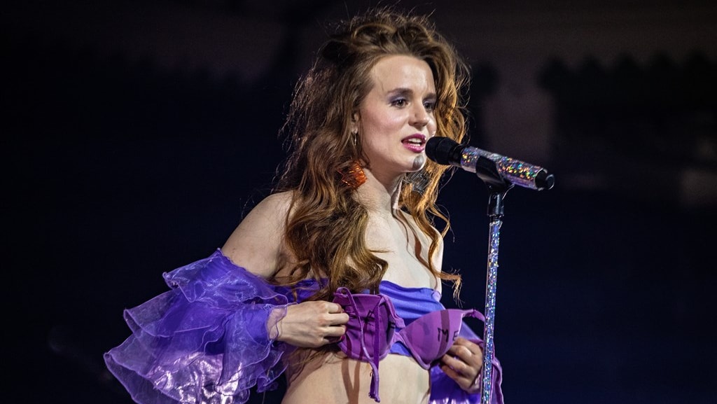 Merol wil geen 'mediameisje' worden door succes