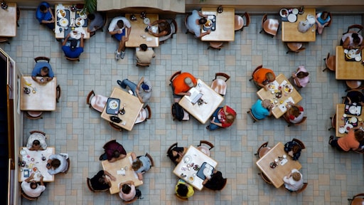 De 5 spelregels van… lunchen met collega's