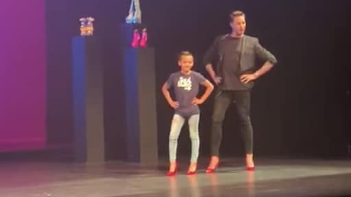 Fred van Leer zet jongen op hoge hakken in de spotlights