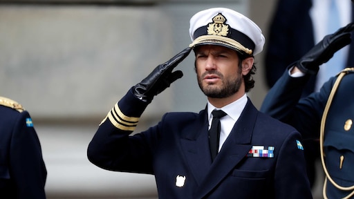 Hoera! Prins Carl Philip van Zweden blaast 40 kaarsjes uit