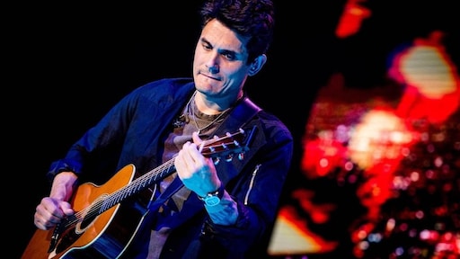 John Mayer ontkent romance met Kourtney Kardashian
