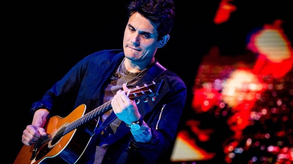 John Mayer ontkent romance met Kourtney Kardashian