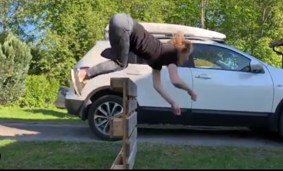 Norsk &laquo;Hestejente&raquo; blir viralt med en bemerkelsesverdig ridetur