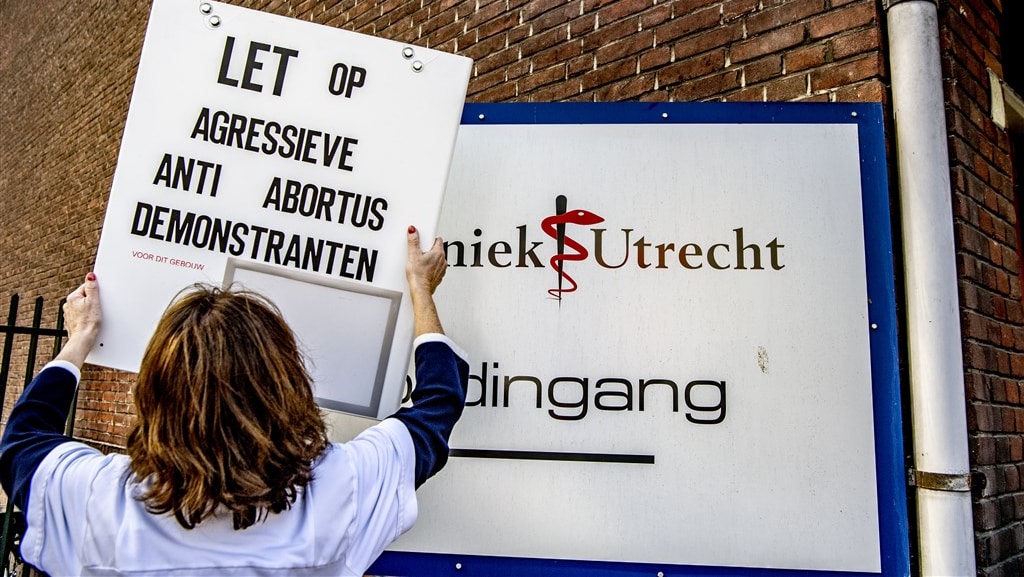 Buddy voor mensen die niet alleen naar abortuskliniek willen