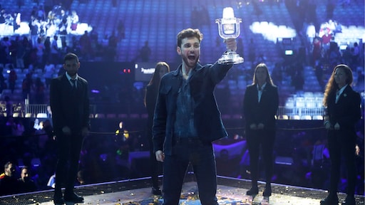 Duncan Laurence prijkt op alle voorpagina's