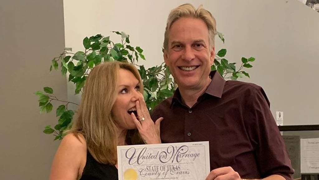 Adam Curry stapt voor derde keer in huwelijksbootje