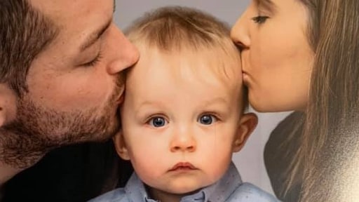 Aaron verloor zijn vrouw door depressie na bevalling en doet oproep: 'Laat het je gezin niet ruïneren'