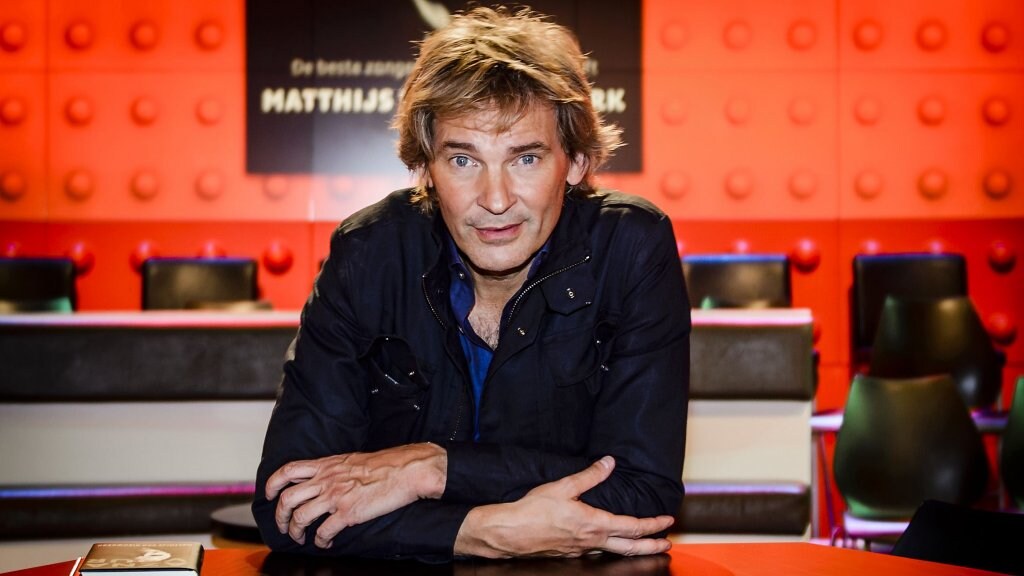 Twitter valt over Matthijs van Nieuwkerk in College Tour