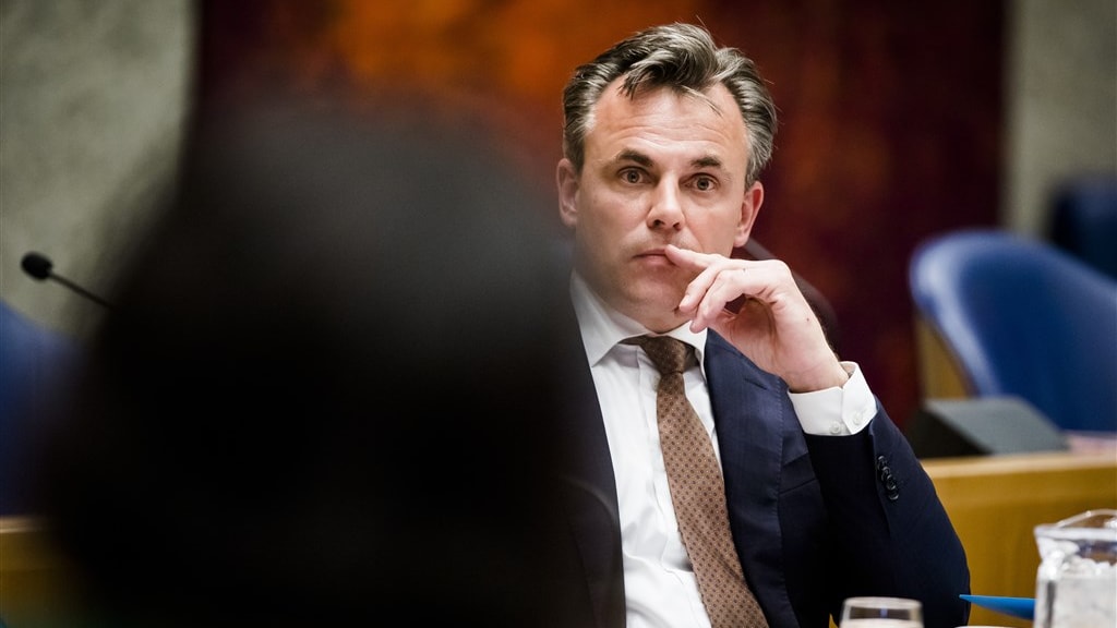 Staatssecretaris Harbers treedt af om misdaadcijfers asielzoekers