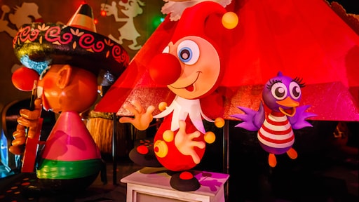 Carnaval Festival in Efteling weer open, neusringen en kroeshaar weg