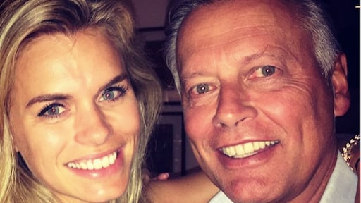 Vader Nicolette van Dam eet en drinkt door een rietje na overval