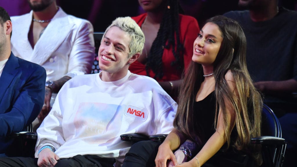 Pete Davidson maakt zijn catwalk-debuut tijdens modeshow