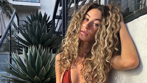 OMG: Love Island's Chey zat in deze populaire videoclip