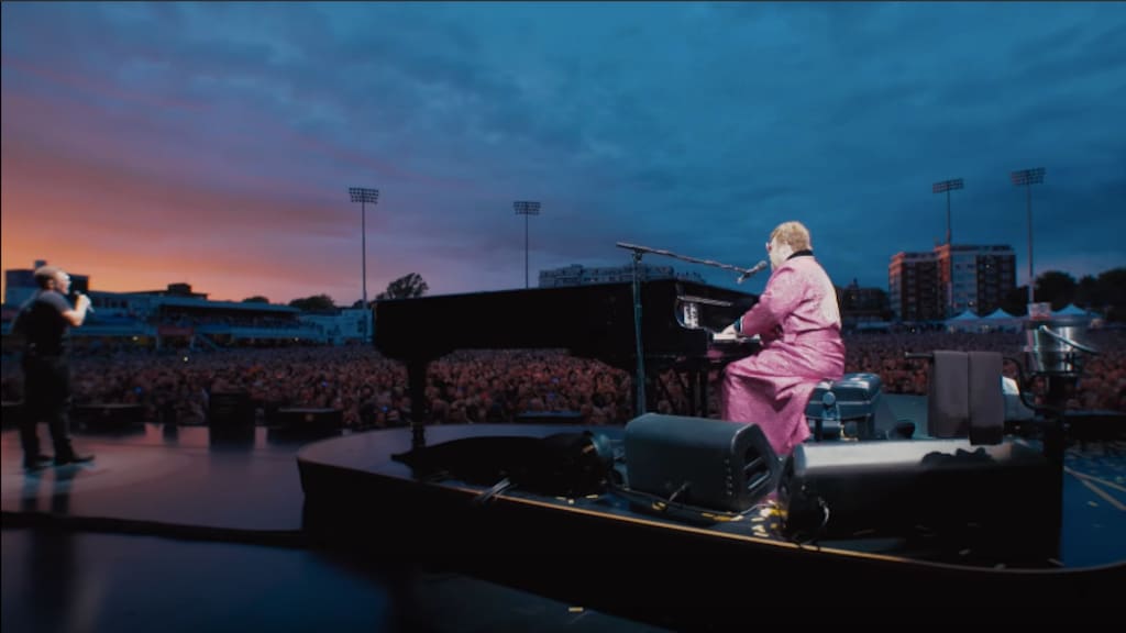 Elton John en Taron Egerton verrassen fans met duet