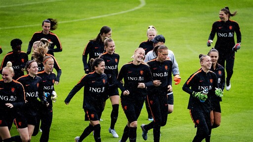 Duizenden fans in Le Havre voor openingsduel Oranje Leeuwinnen