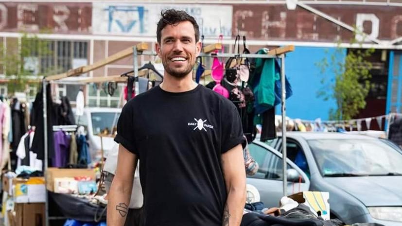 Berry kreeg bowlingbal aan been en moest geld voor vrijgezellenfeest zelf  verdienen