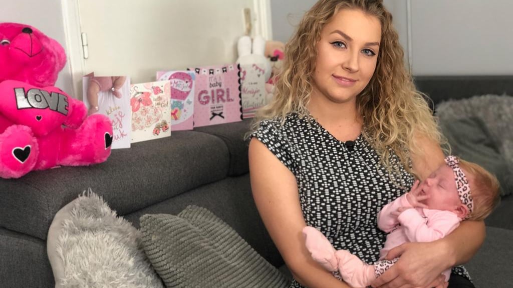 Ruggenprik 'light' steeds populairder bij bevalling: 'De echte pijn voel je niet meer'