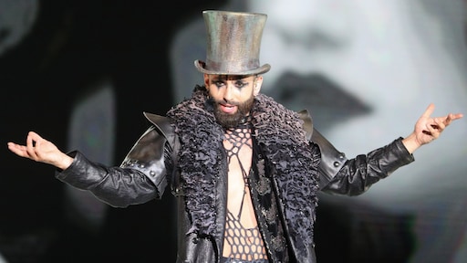 Conchita Wurst in de jury van botenparade Pride