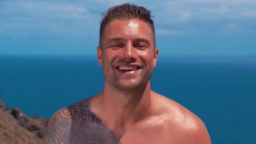 Nieuwe Love Island-hunk zet de villa in vuur en vlam