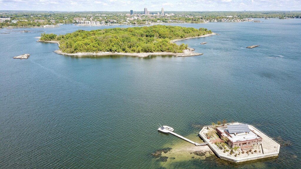 Te koop: 2 privé-eilanden met uitzicht op New York City