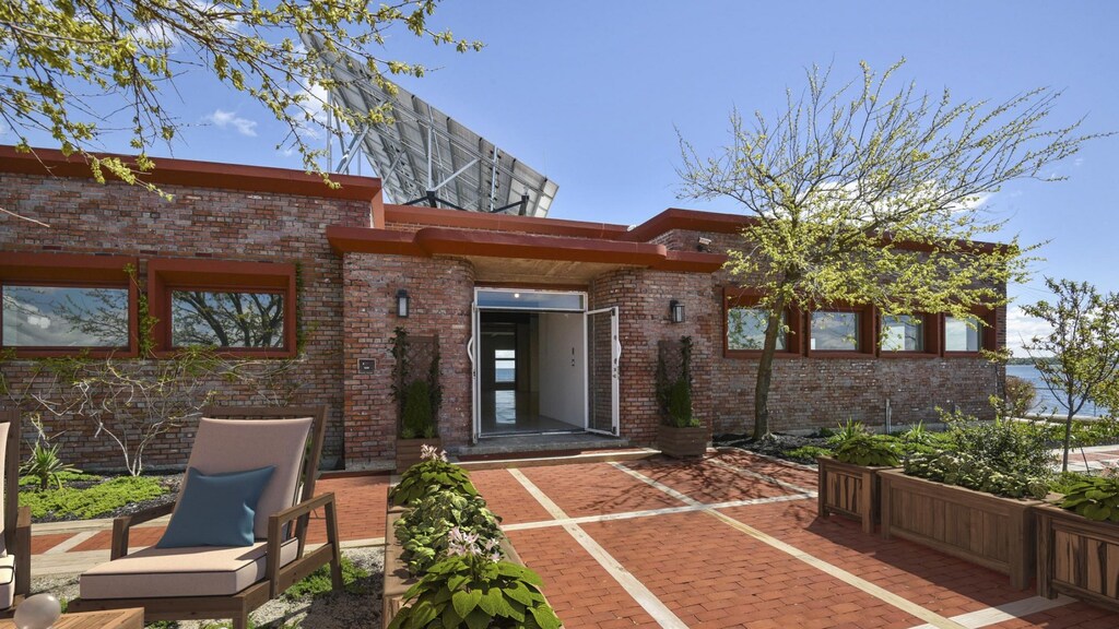 Het huis is volledig zelfvoorzienend.