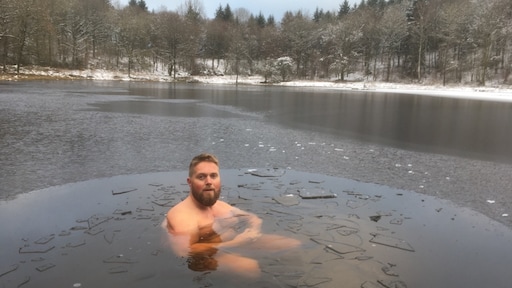 Luc neemt dagelijks een koudwaterbad: 'Elke keer denk ik 'fuck, wat is het koud''