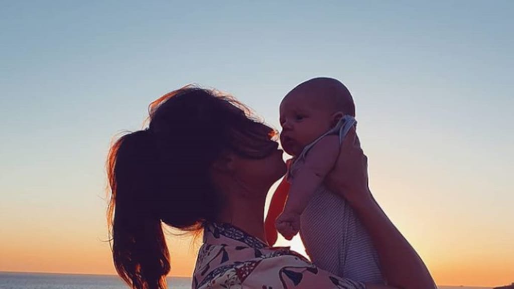 Xelly Cabau van Kasbergen smoorverliefd op haar zoontje