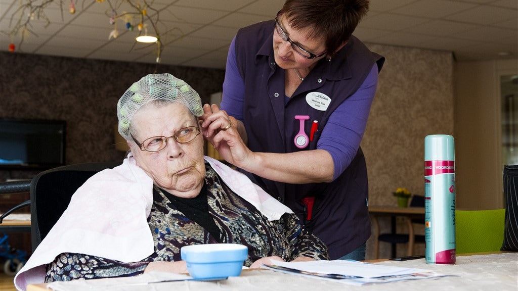 Zorguitgaven door de grens van 100 miljard