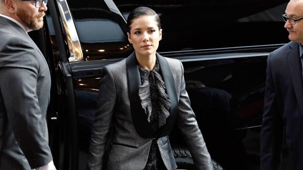 Halsey laat okselhaar staan voor tijdschriftcover