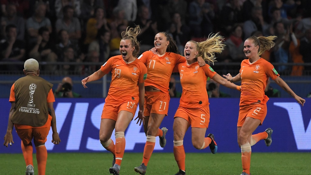 Oranje Leeuwinnen na winst: 'Soms moet je geluk hebben'