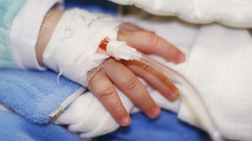 Baby met herpesinfectie belandt in ziekenhuis door tekort aan medicijnen