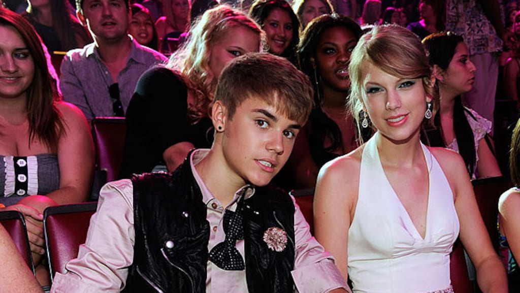 Sterren mengen zich in ruzie Taylor en manager Justin Bieber