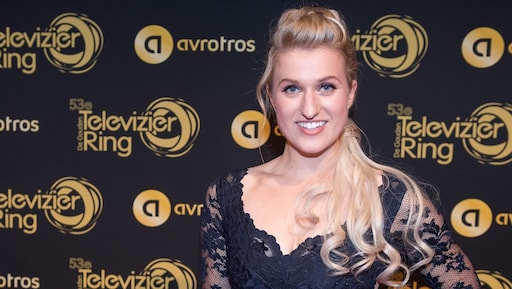 Britt Dekker kondigt eigen Paardenpraat-film aan