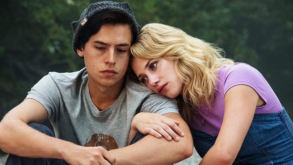 Eerste werkdag begint zwaar voor rouwende cast Riverdale